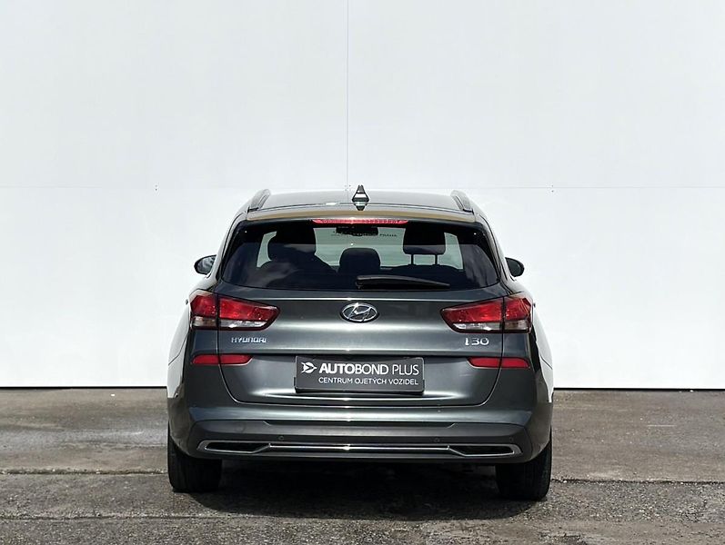 Hyundai i30 1.5 T-GDI 117kW Family SMART - fotka 9 z 20