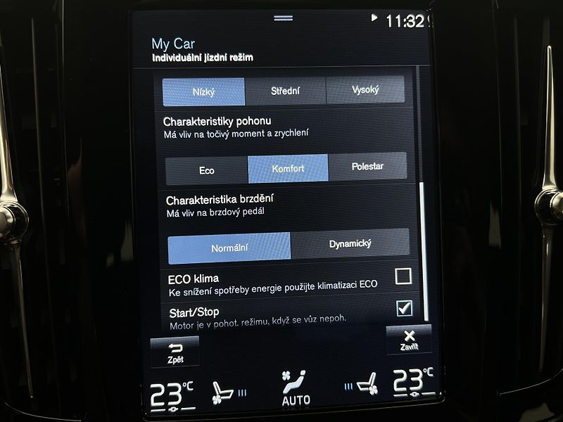 Volvo V90 CC D5 AWD PRO CZ 1. maj. - fotka 35 z 44