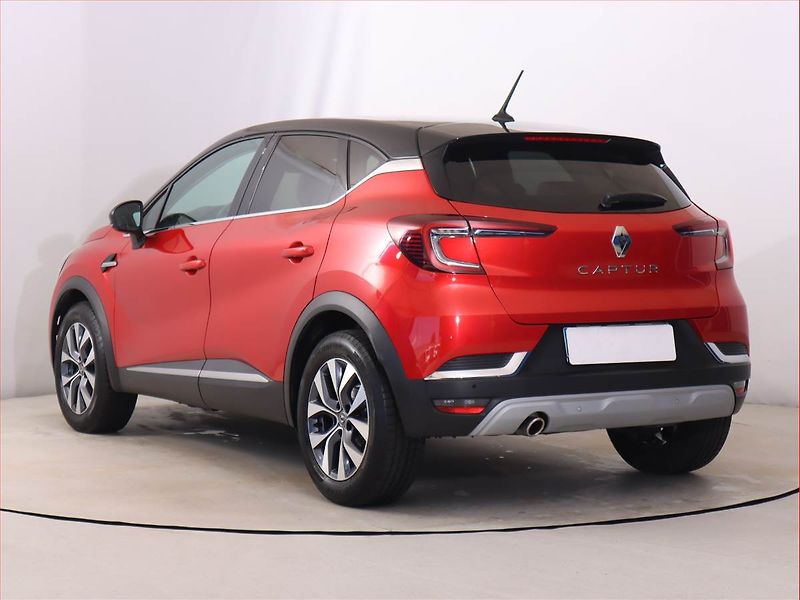 Renault Captur (2020) Intens 1.3 TCe, Kůže, Navi - fotka 4 z 21