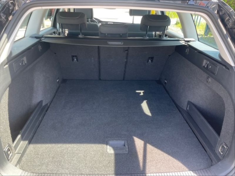 Volkswagen Passat 1,5 TSI Evo Business - fotka 6 z 11