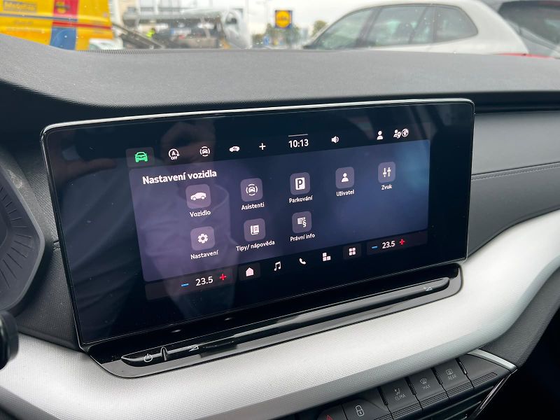 Škoda Octavia TOP SELECTION 1,5 TSI 110kW - fotka 13 z 26