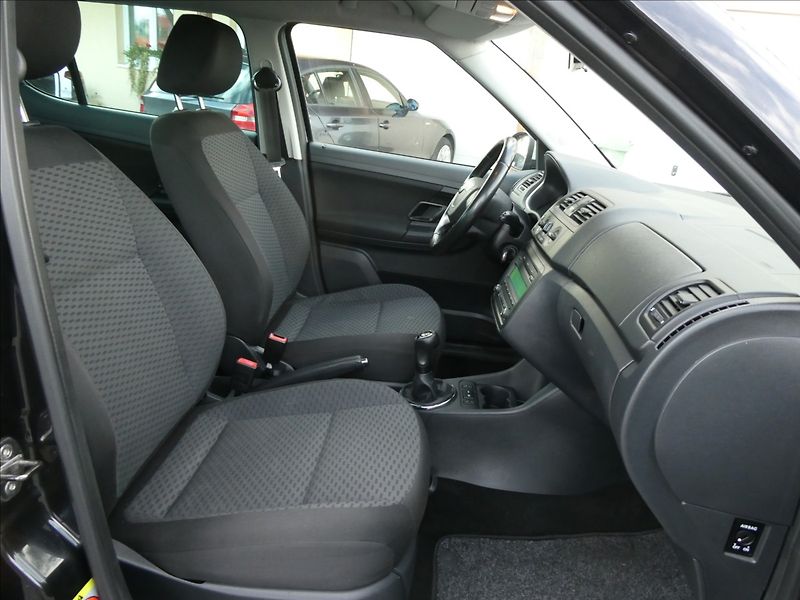Škoda Fabia 1,2 TSi, 2 x kola, po servise - fotka 16 z 45