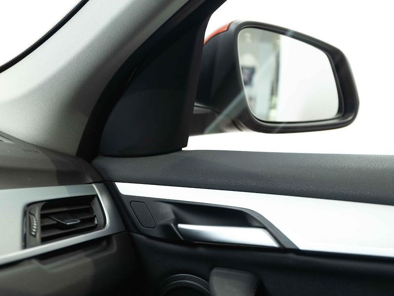 BMW X1 xDrive20i - fotka 17 z 22