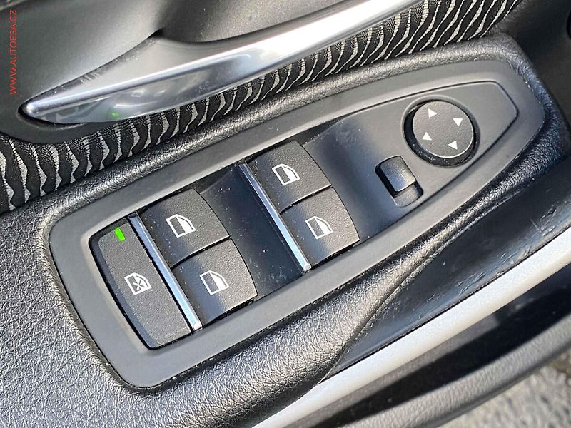 BMW Řada 3 (2016) 2.0D 320d, AT, LED, navi, - fotka 11 z 18