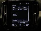 Volvo XC40 2,0 D4 AWD Mom.PRO Pilot Tažné - náhled 12