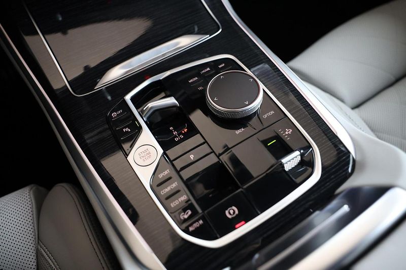 BMW X5 xDrive40d - fotka 10 z 30