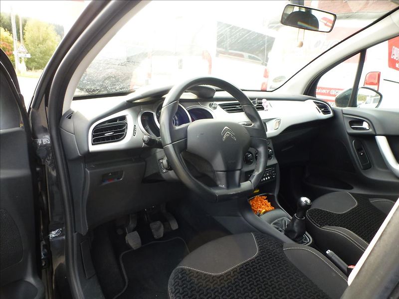 Citroën C3 1,4 i Black Edition - fotka 16 z 48