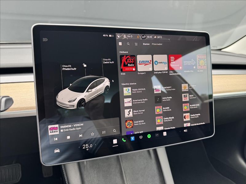Tesla Model 3 LR REFRESH 4WD 82kWh - fotka 25 z 32