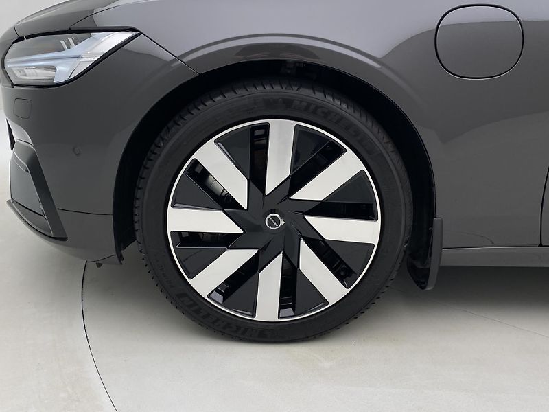 Volvo V90 T6 AWD PLUG-IN PLUS DARK TAŽNÉ - fotka 39 z 53