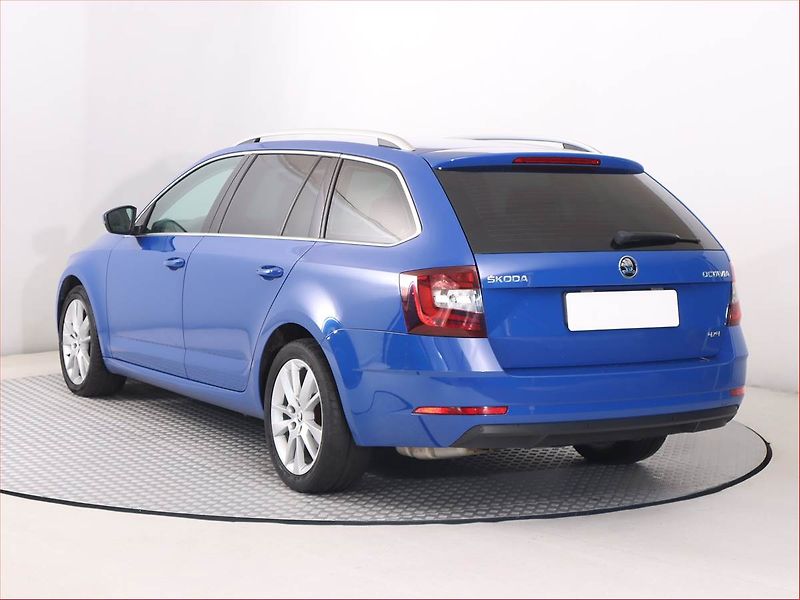 Škoda Octavia (2019) Ambition Plus 2.0 TDI, 4X4 - fotka 4 z 20