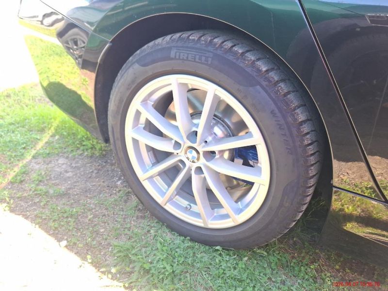 BMW Řada 3 330d xDrive Touring - fotka 19 z 19
