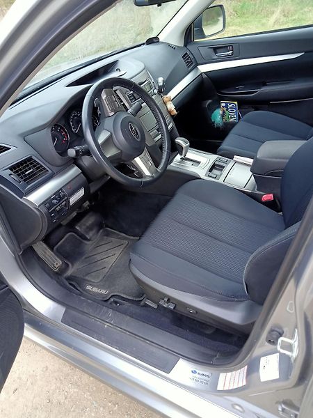 Subaru Legacy (2011) Legacy 2,5i - fotka 5 z 10