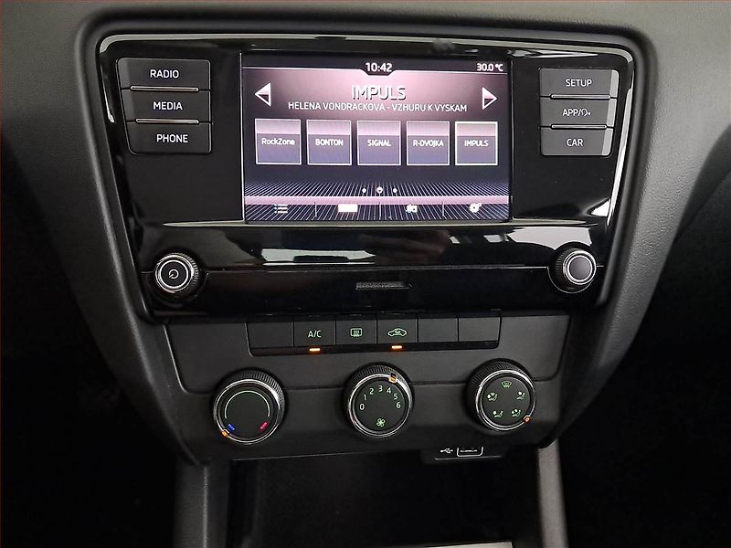 Škoda Octavia (2018) Ambition 1.6 TDI, ČR,1.maj - fotka 12 z 24