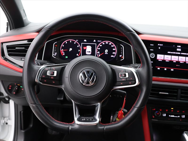Volkswagen Polo 2,0 TSI GTI DSG Virtual Matrix - fotka 16 z 34
