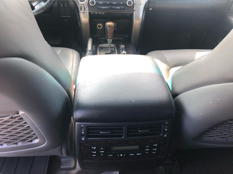 Toyota Land Cruiser 200 D-4D A/T 7 míst - fotka 22 z 30