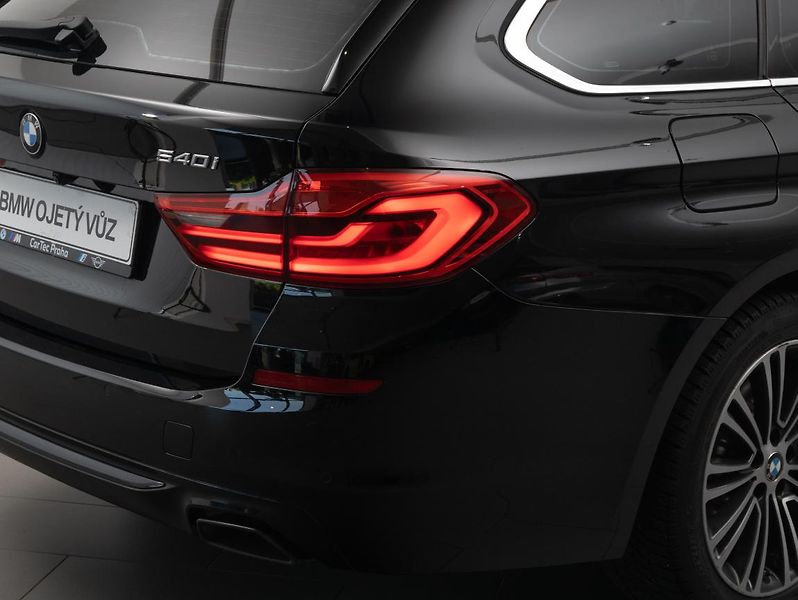 BMW Řada 5 540i xDrive Touring - fotka 9 z 22