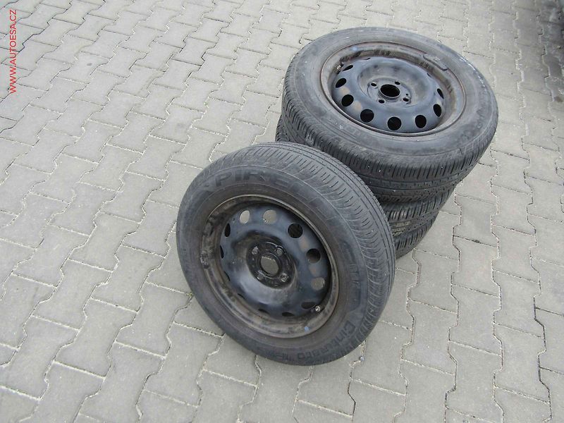 Hyundai i20 (2014) 1.2i, servis.kniha, AC - fotka 16 z 17