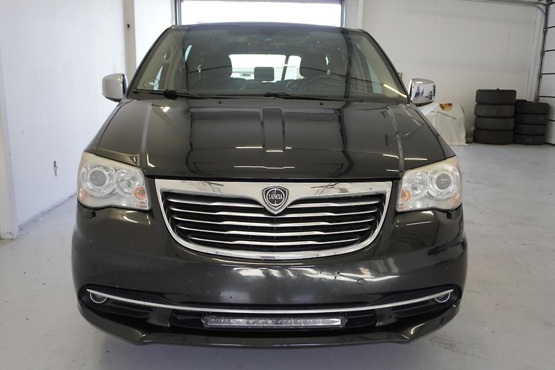 Lancia Voyager VOYAGER 3,6 V6 AUT. - fotka 2 z 33