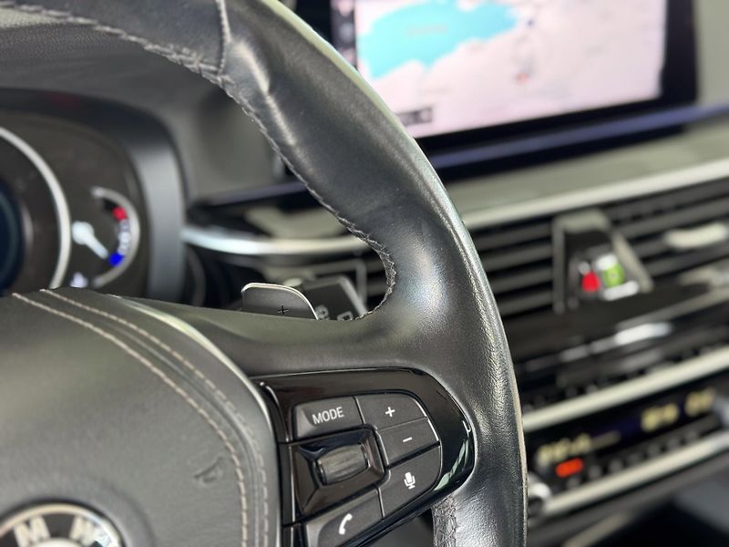 BMW Řada 5 530i xDrive*360Kam*KeyLess*TOP - fotka 31 z 45