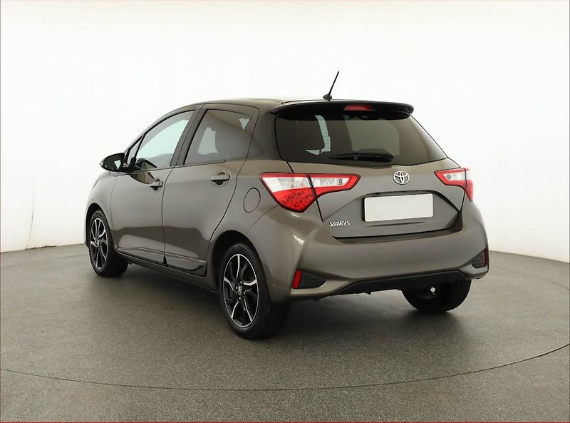 Toyota Yaris (2017) 1.5 Dual VVT-i, Automat, ČR - fotka 4 z 19