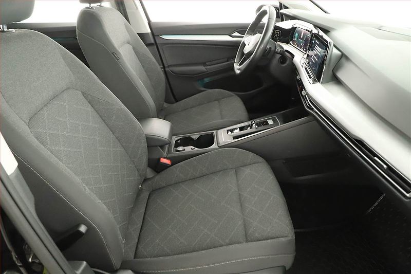 Volkswagen Golf (2023) Life 2.0 TDI, Automat - fotka 7 z 20