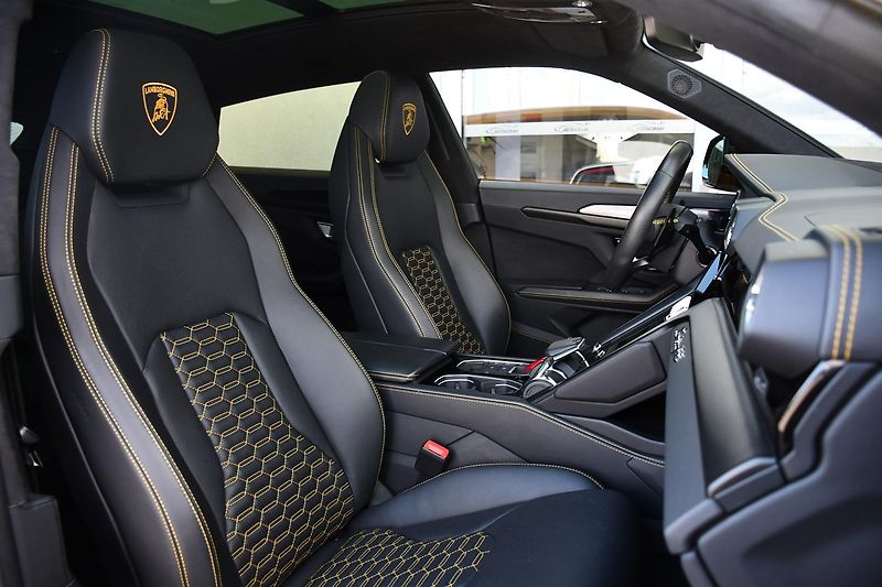 Lamborghini Urus 4.0 V8 ZÁRUKA - fotka 17 z 62
