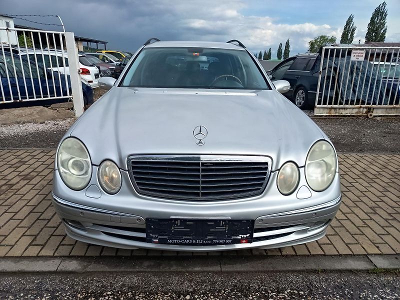Mercedes-Benz Třídy E (2004) 3.2 165kw - fotka 2 z 40