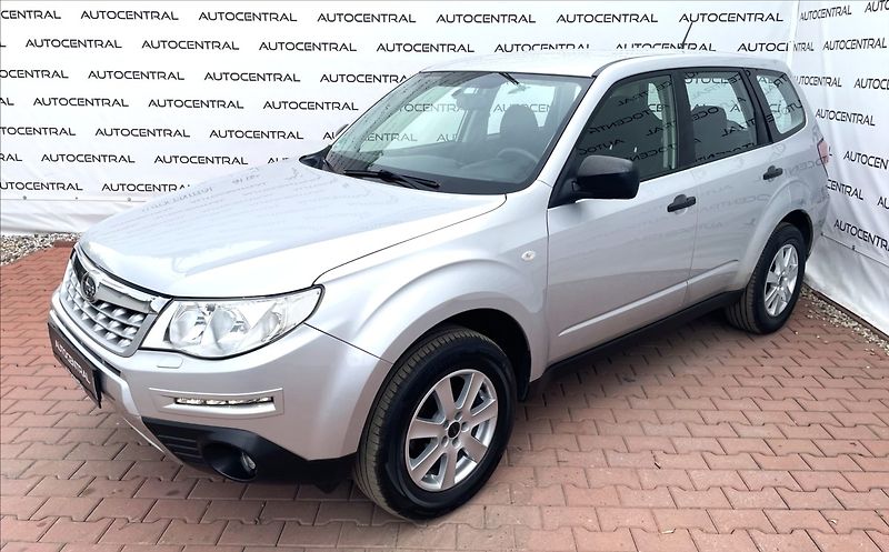 Subaru Forester 2,0 i,110kW,AWD,serv.kn. - fotka 3 z 18