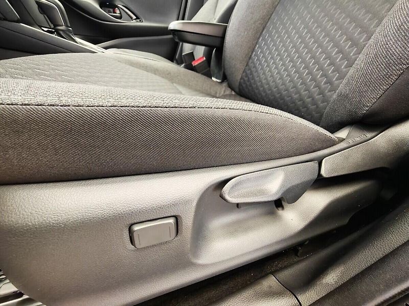 Toyota Yaris Cross 1.5 Hybrid 4x4 Style - fotka 18 z 41