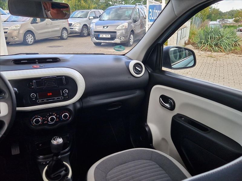 Renault Twingo 1,0 i 54kW SENZORY TOPSTAV - fotka 22 z 35