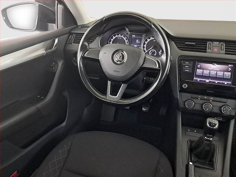 Škoda Octavia (2018) 1.6 TDI, Tempomat - fotka 7 z 17
