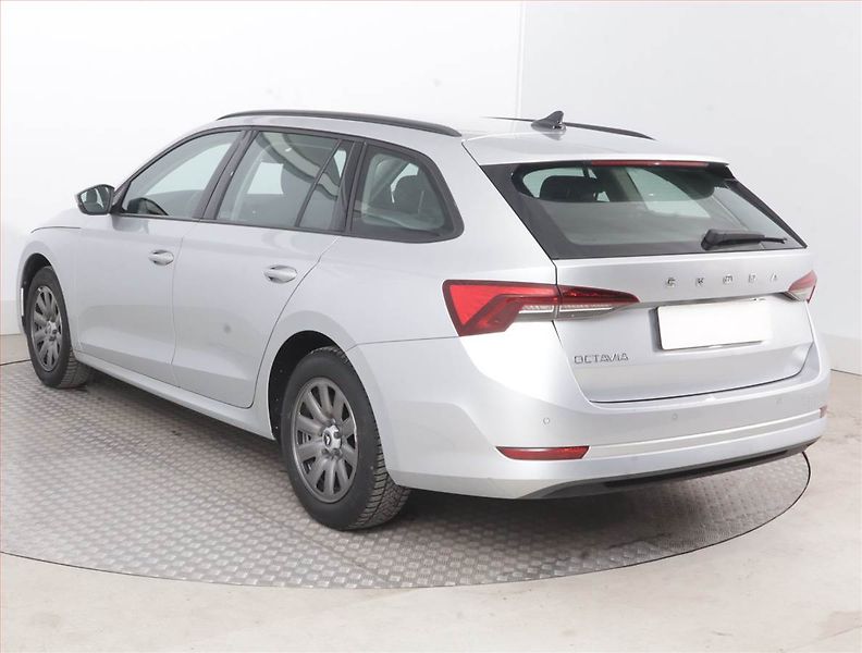 Škoda Octavia (2022) Ambition 2.0 TDI, ČR,1.maj - fotka 4 z 15