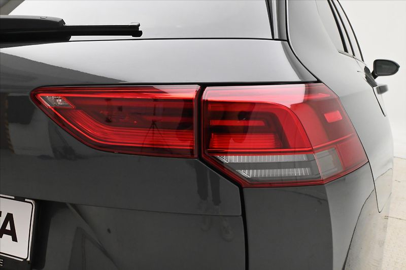 Volkswagen Golf 2,0 TDI 110 kW Life Záruka až - fotka 29 z 30
