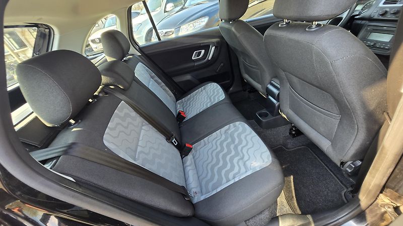 Škoda Fabia 1.4 16V AMBIENTE 1MAJITEL - fotka 21 z 36