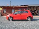 Toyota Yaris (2008) ČR 1.0i 51KW AC – 2x PNEU - náhled 9
