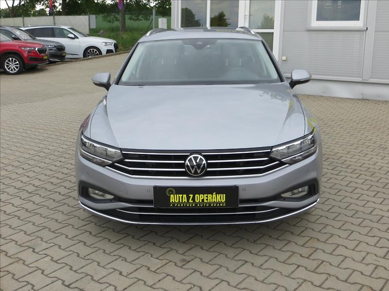 Volkswagen Passat 1,5 TSI 110kW DSG Elegance ČR - fotka 2 z 26
