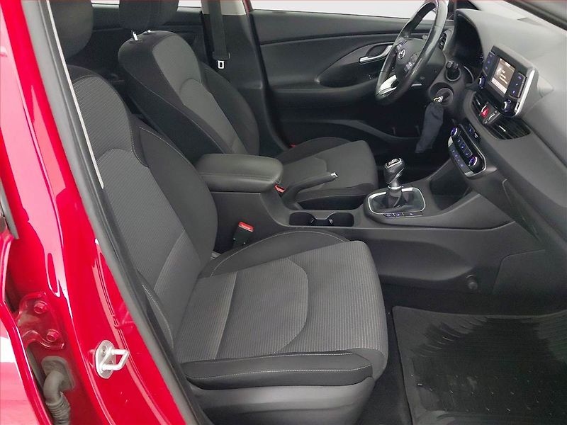Hyundai i30 (2017) 1.0 T-GDI, ČR,1.maj - fotka 9 z 18