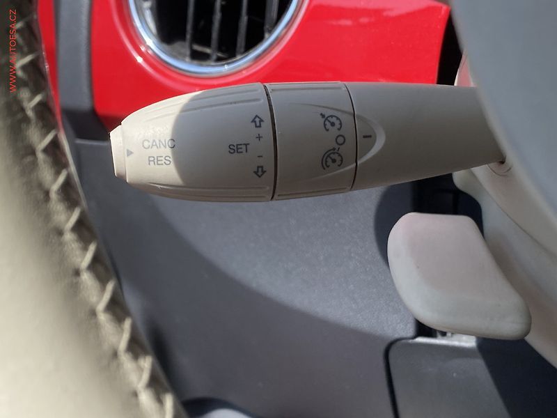 Fiat 500 (2018) 1.2i, Lounge, kůže, panor - fotka 12 z 17