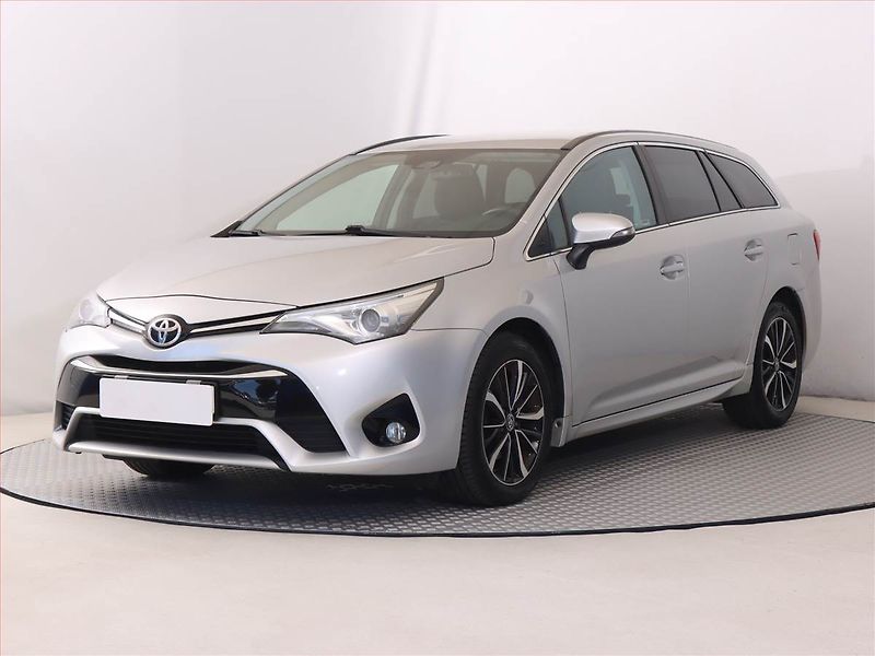 Toyota Avensis (2018) 1.8 Valvematic, Automat - fotka 2 z 20