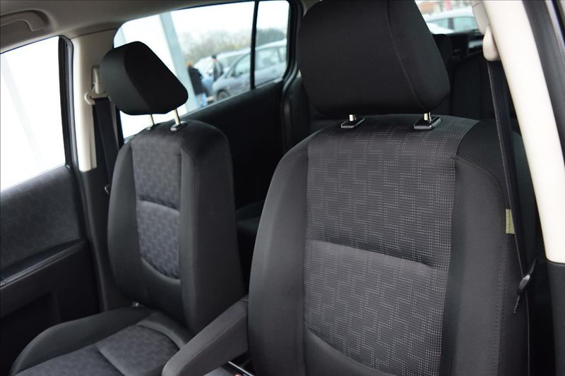 Mazda 5 1,8 i 85KW 7MÍST TAŽNÉ - fotka 14 z 45
