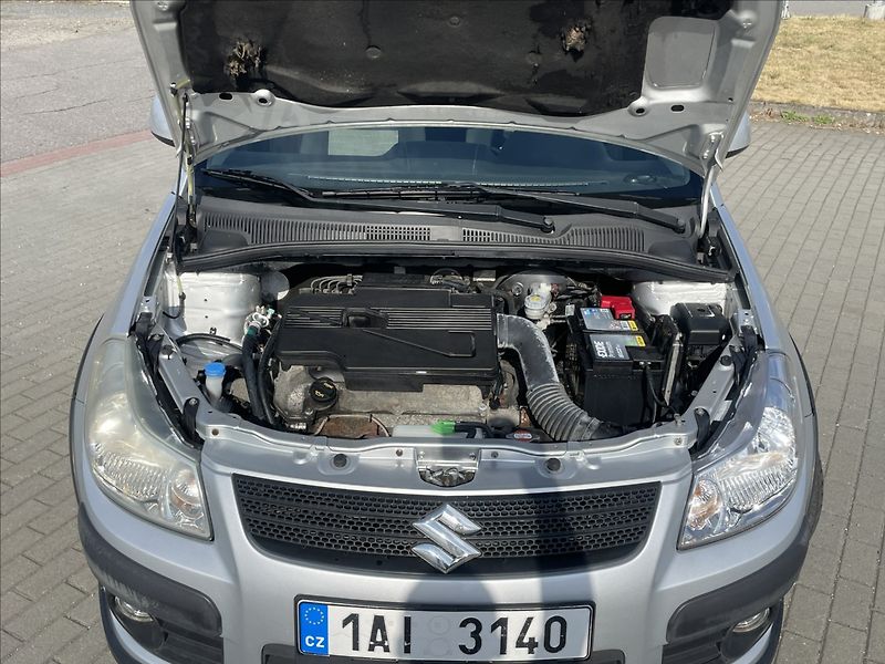 Suzuki SX4 1,6 i 79kw 4x4 KLIMA CZauto 2m - fotka 24 z 35