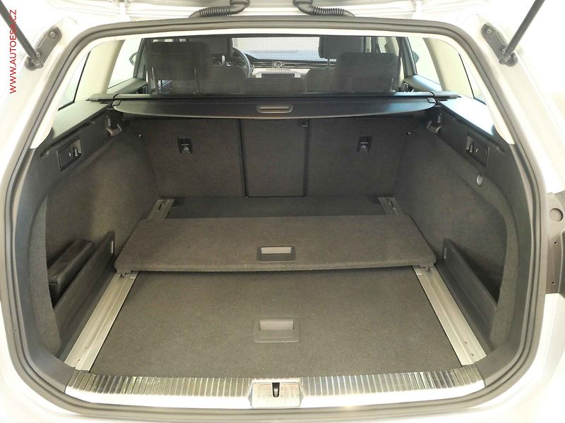 Volkswagen Passat (2019) 2.0TDi, navi, masáž - fotka 7 z 23