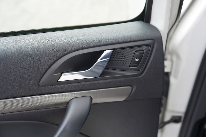 Škoda Octavia 1.6 FSI/116PS/Elegance/kůže/ČR - fotka 17 z 39