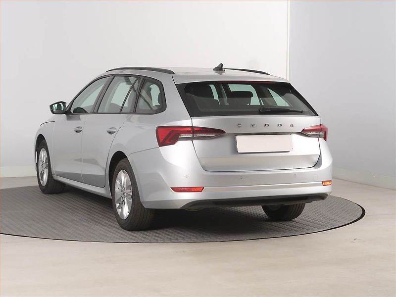 Škoda Octavia (2023) Ambition 2.0 TDI, ČR,1.maj - fotka 4 z 15