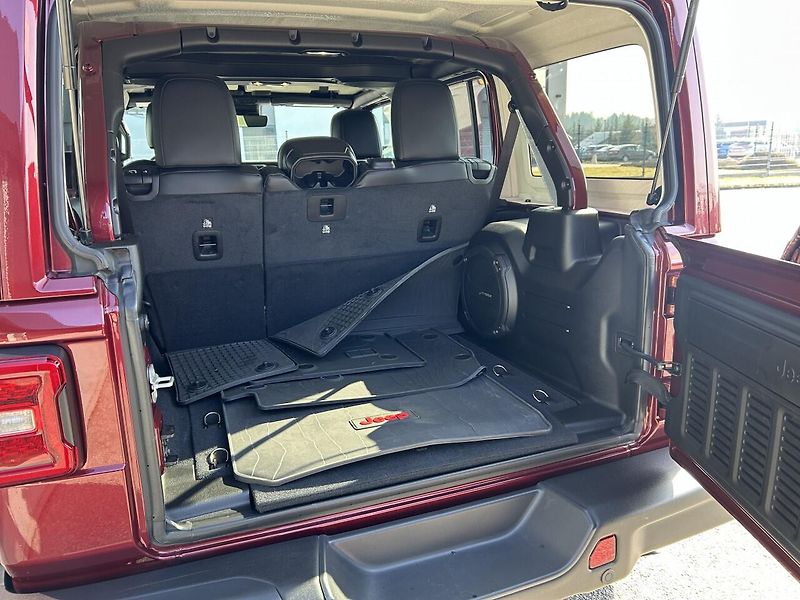 Jeep Wrangler Unlimited Rubicon 392 V8 - fotka 34 z 35