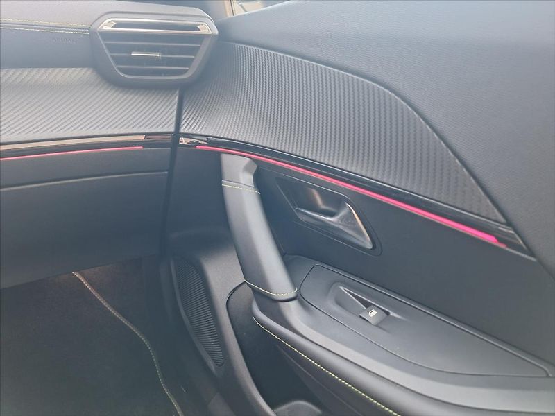 Peugeot 2008 0,0 e  GT ČR 1maj nehavarováno - fotka 14 z 15
