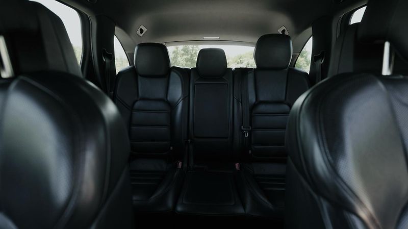 Porsche Cayenne (2011) - fotka 11 z 25