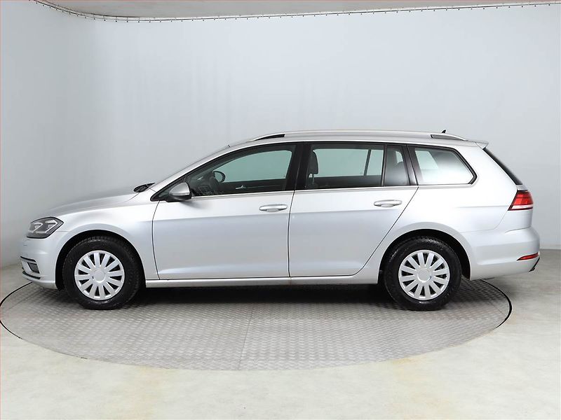 Volkswagen Golf (2018) Highline 2.0 TDI, Navi - fotka 3 z 15