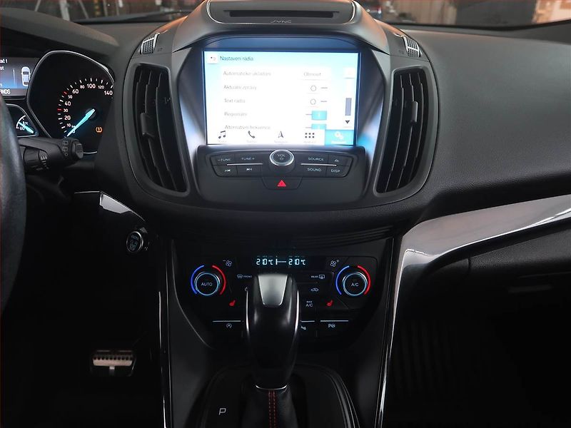 Ford Kuga (2018) ST-Line 1.5 EcoBoost, 4X4 - fotka 12 z 21