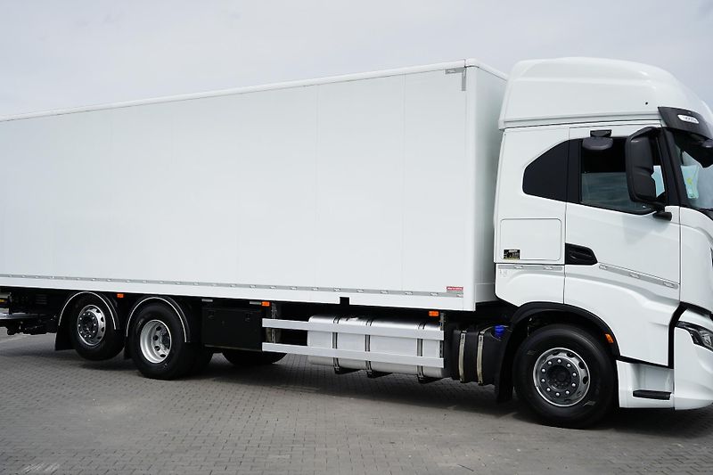 Iveco S-WAY (2023) 420 / E 6 / KONTENER + WINDA / - fotka 16 z 45